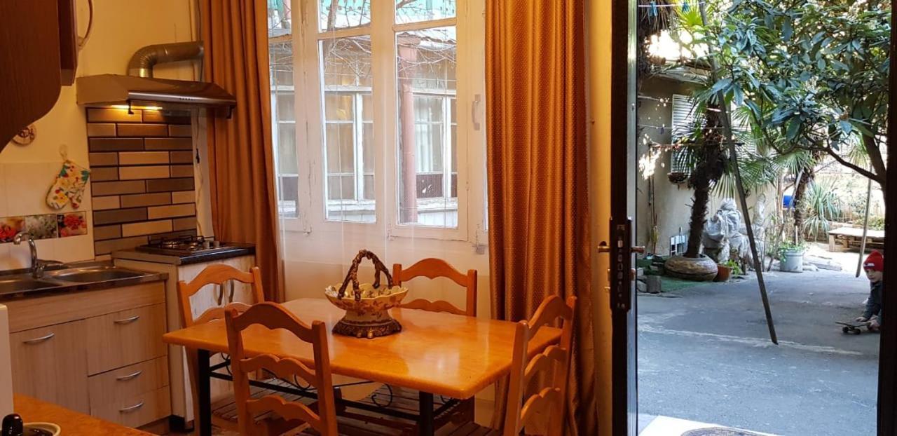 Madona'S Apartment Тбилиси Экстерьер фото