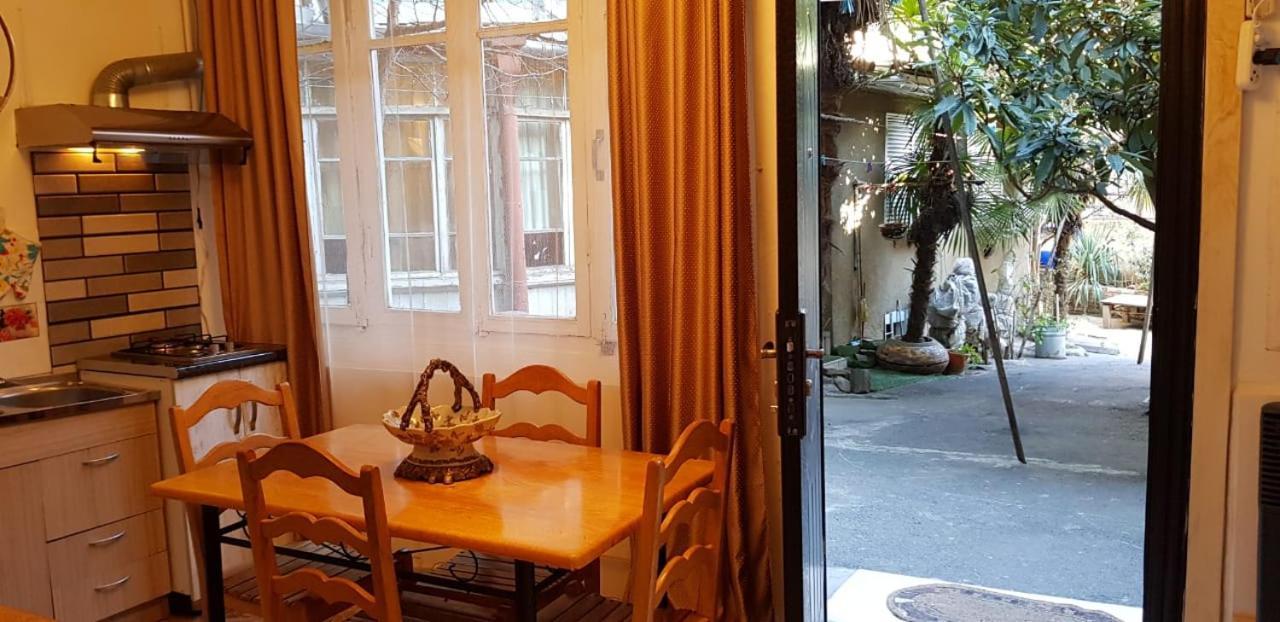 Madona'S Apartment Тбилиси Экстерьер фото